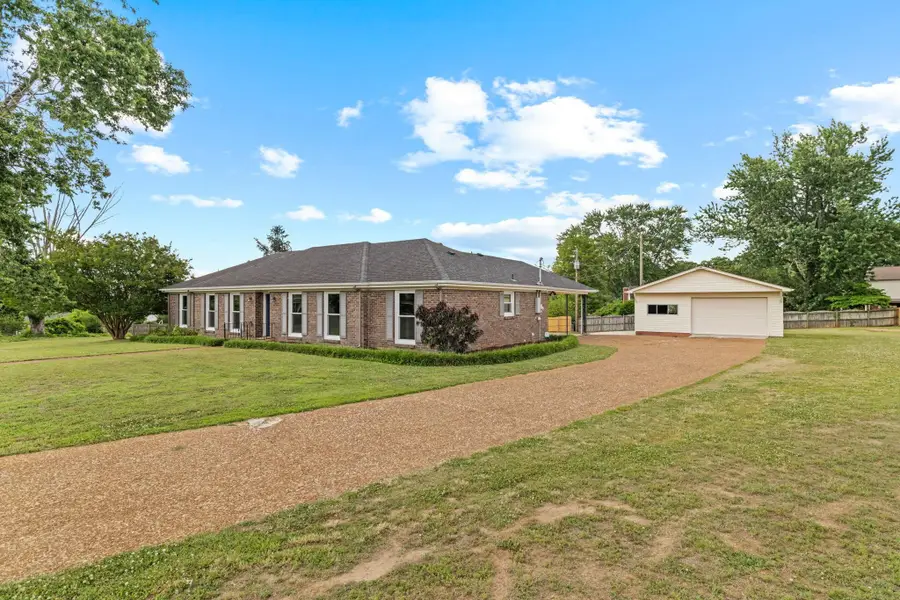 1344 Rickwood Ct, Florence, AL 35630 - #3