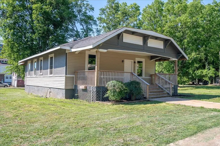 401 W Mobile St, Florence, AL 35630 - #2