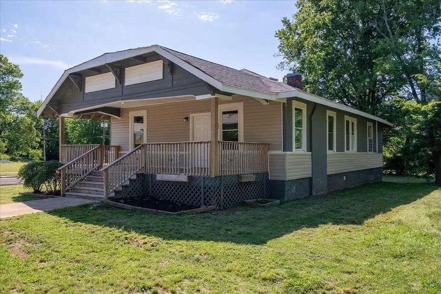 401 W Mobile St, Florence, AL 35630 - #3