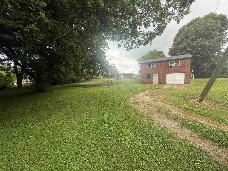 3212 E 12th Ave, Sheffield, AL 35660 - #3