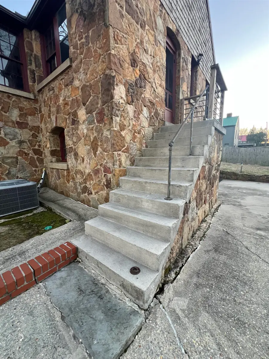 403 7th St, Cullman, AL 35055 - #3