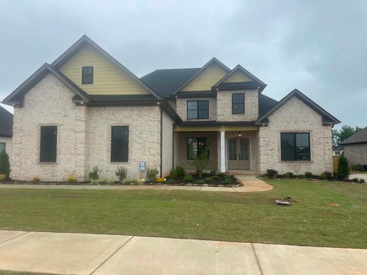 22931 Gunner Cir, Athens, AL 35613 - #1