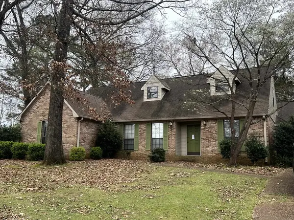 1903 Beechwood Cir, Florence, AL 35630