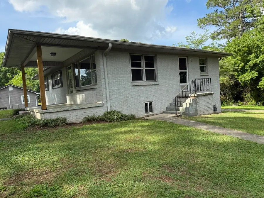704 Avenue C, Cullman, AL 35055 - #2