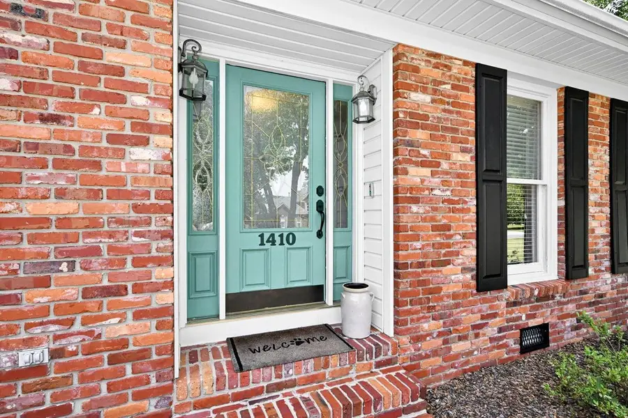 1410 Angie Dr, Cullman, AL 35055 - #2