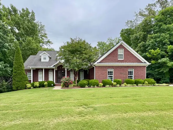104 Castlewood Ct, Florence, AL 35633