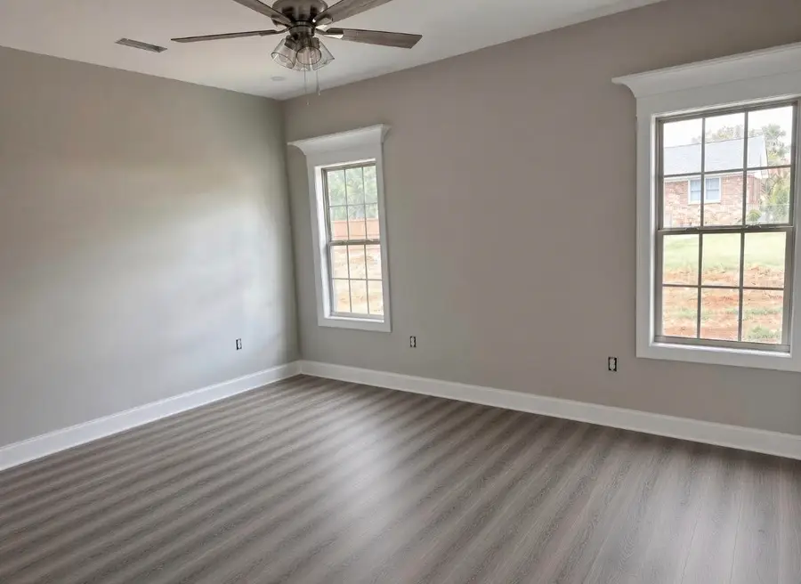 803 Michigan Ave, Muscle Shoals, AL 35661 - #2