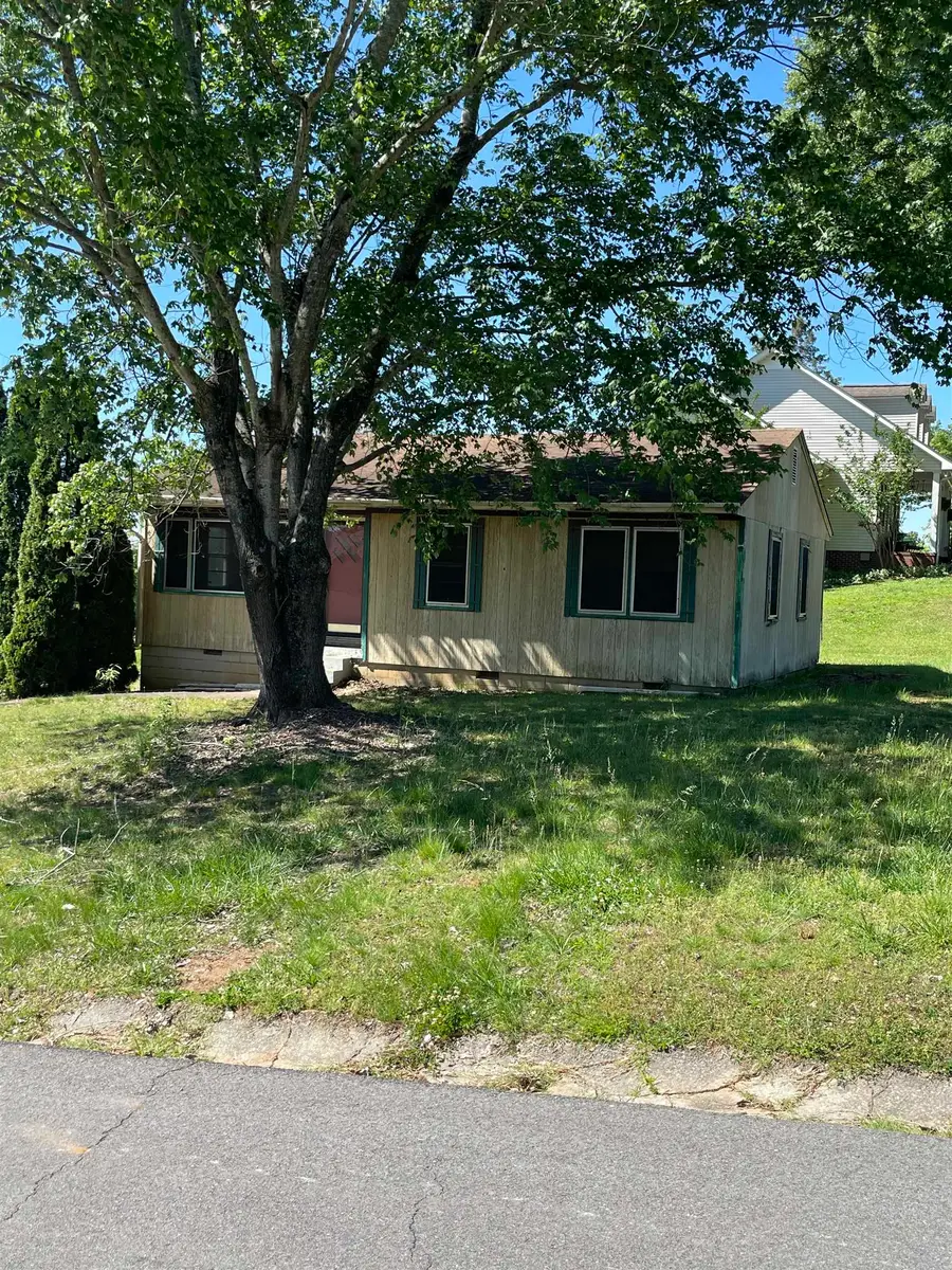 250 1st St, Russellville, AL 35653 - #2