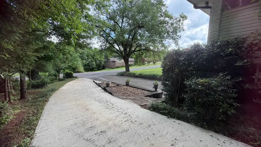 1601 Summit St, Russellville, AL 35653 - #2