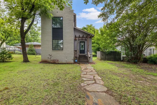 615 E Tuscaloosa St, Florence, AL 35630