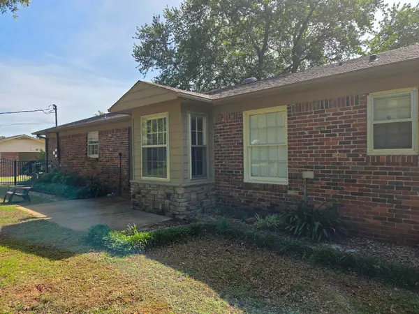 409 Mauldin Ave, Florence, AL 35634