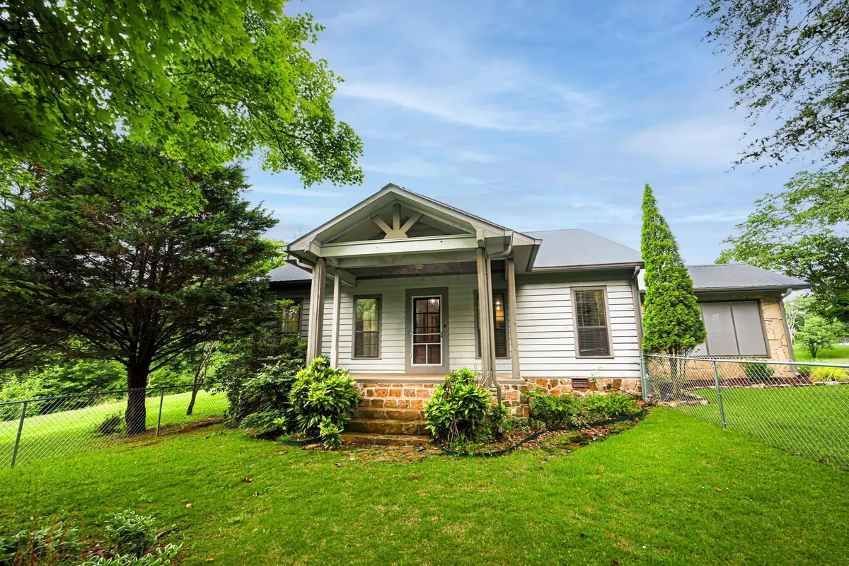 320 Spring Cove Rd, Florence, AL 35634 - #1