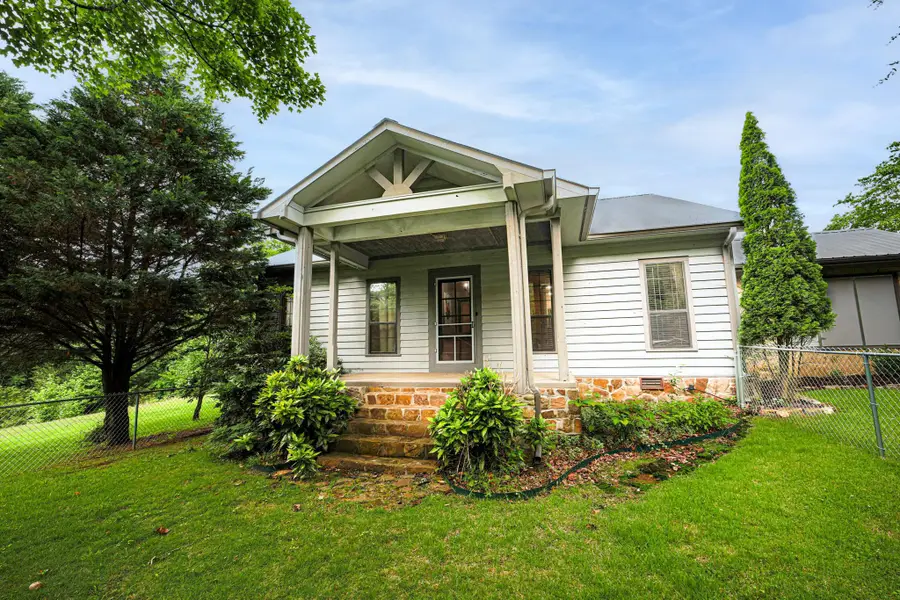 320 Spring Cove Rd, Florence, AL 35634 - #2