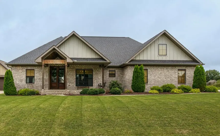 175 Rockwood Dr, Tuscumbia, AL 35674 - #2