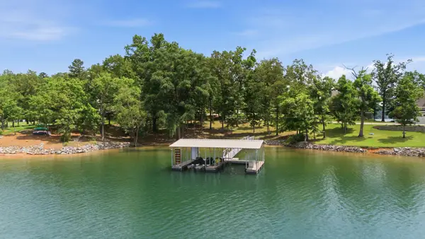 692 Peninsula Way, Houston, AL 35572