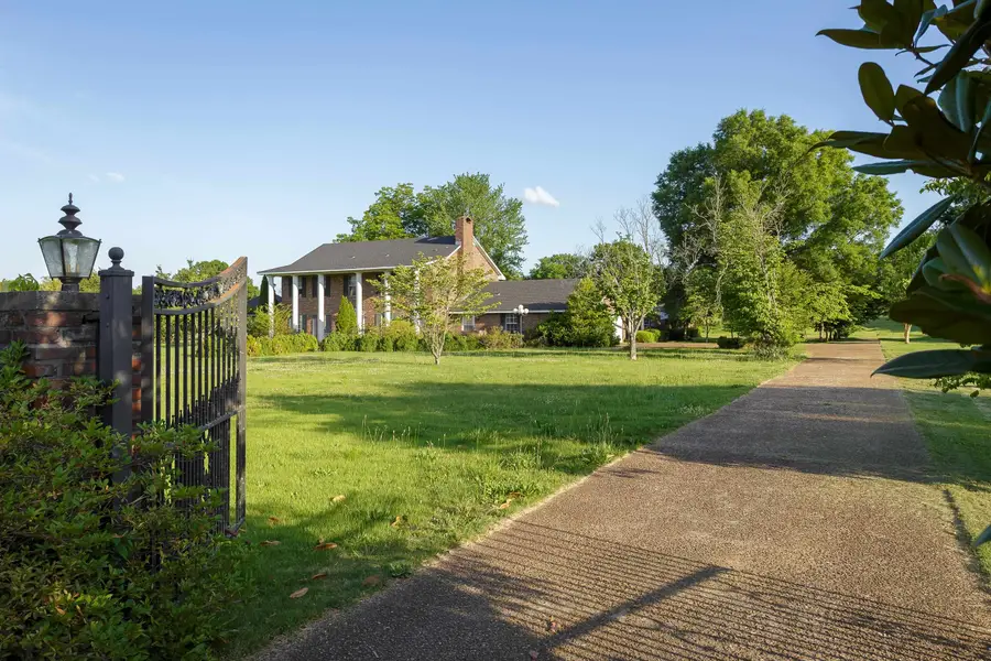 3540 Locker Ln, Florence, AL 35634 - #2