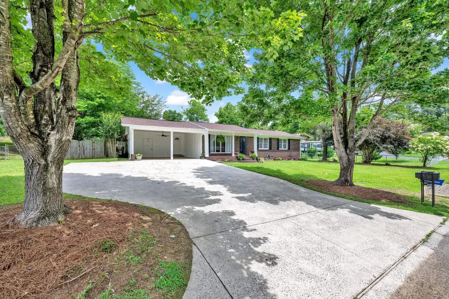 1807 Oakmont Dr, Cullman, AL 35055 - #2