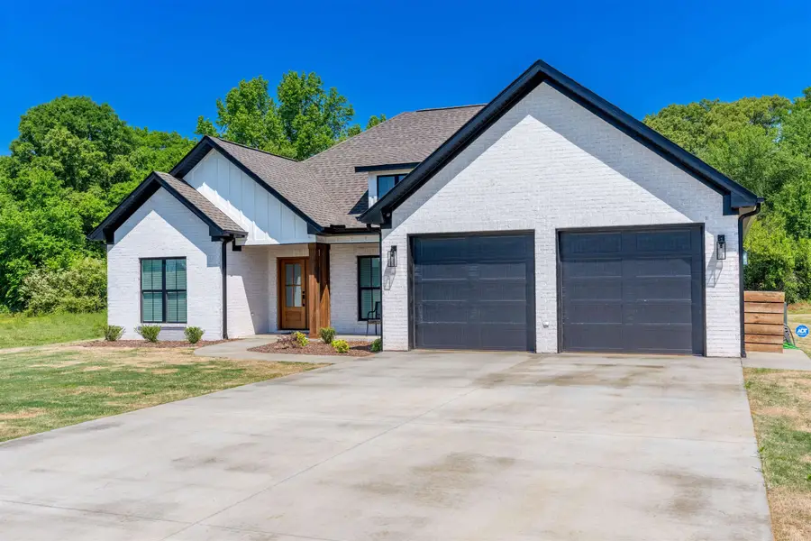 1901 Orman St, Muscle Shoals, AL 35661 - #3