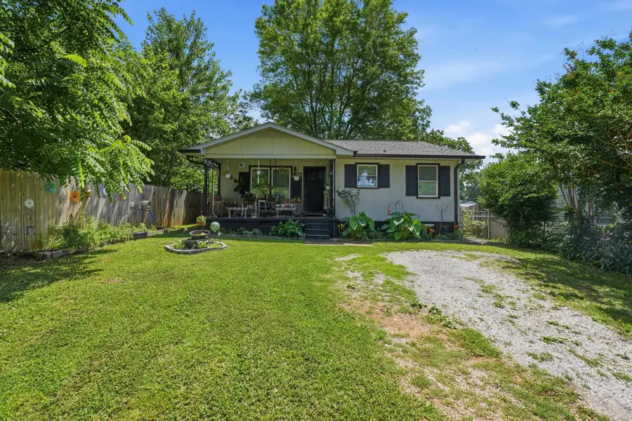 206 N Weakley St, Florence, AL 35630 - #2