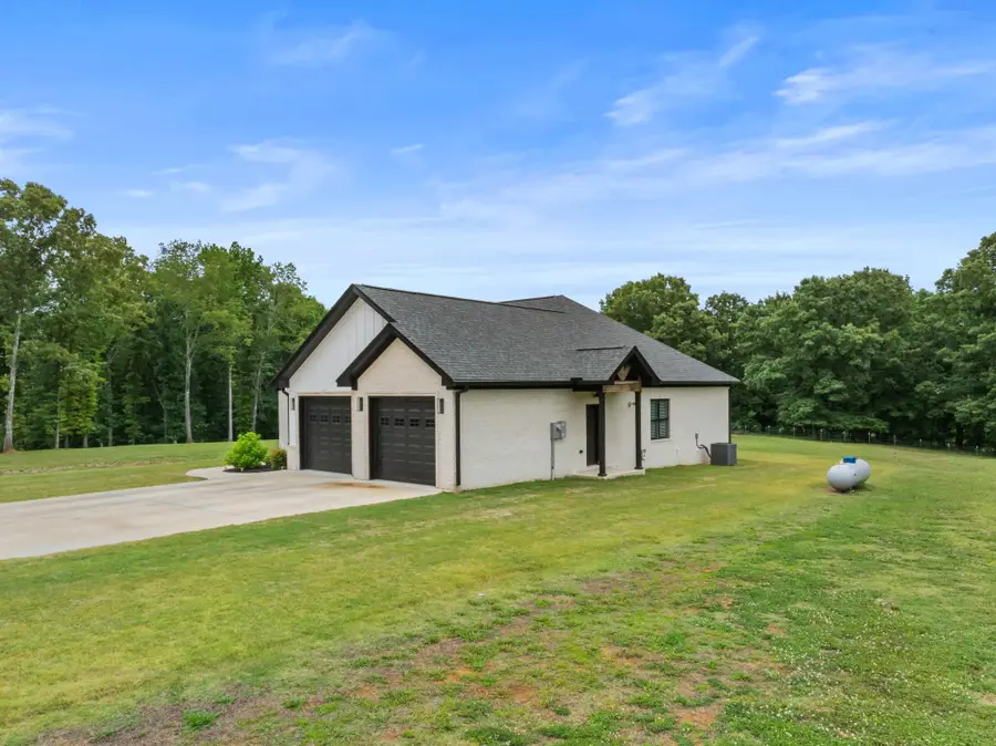 600 Co Rd 111, Killen, AL 35645 - #2