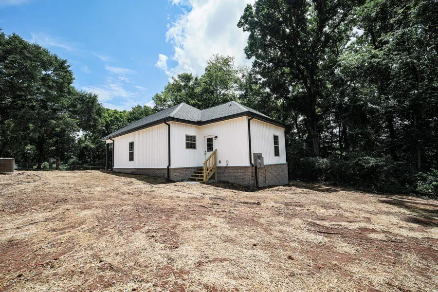 426 Smith St, Florence, AL 35630 - #2