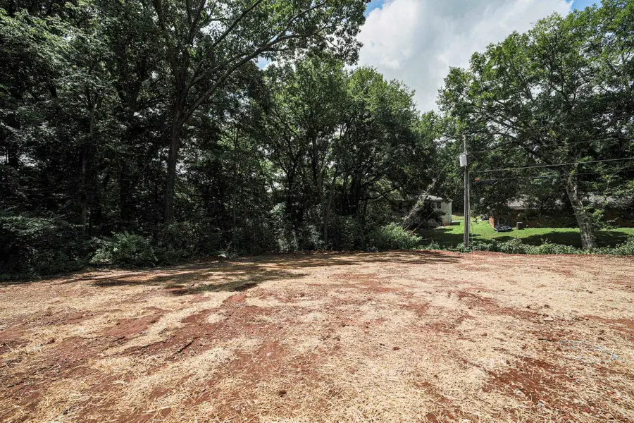 426 Smith St, Florence, AL 35630 - #3