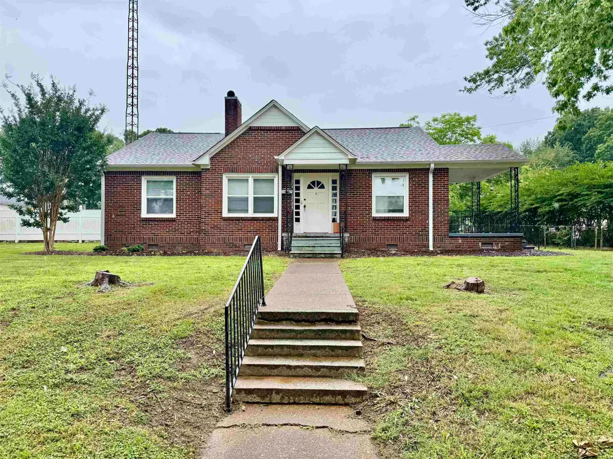 819 Sannoner Ave, Florence, AL 35630 - #1