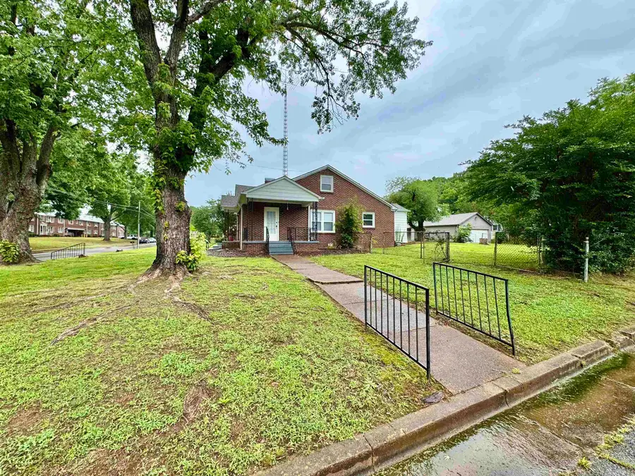 819 Sannoner Ave, Florence, AL 35630 - #2