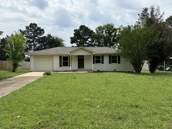 373 Chandler Dr, Florence, AL 35633