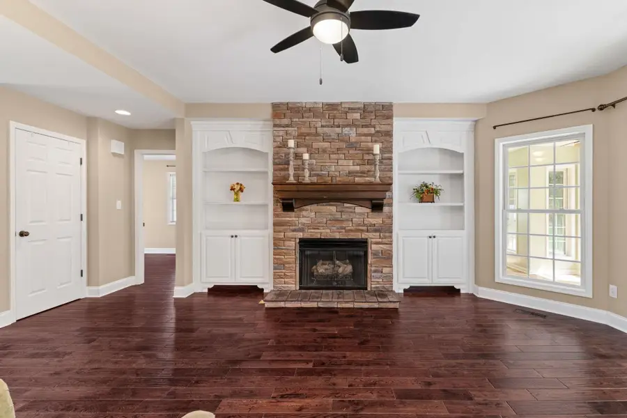 70 Lindsey Dr, Florence, AL 35633 - #3