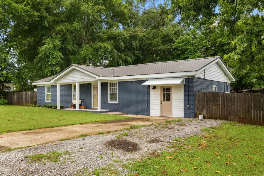 1306 Calhoun St, Tuscumbia, AL 35674 - #3