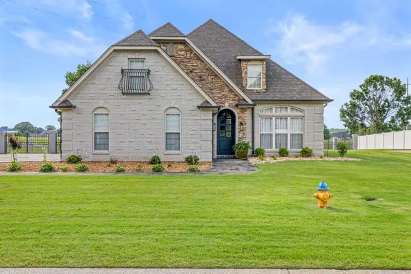 214 Plantation Springs Dr, Florence, AL 35630