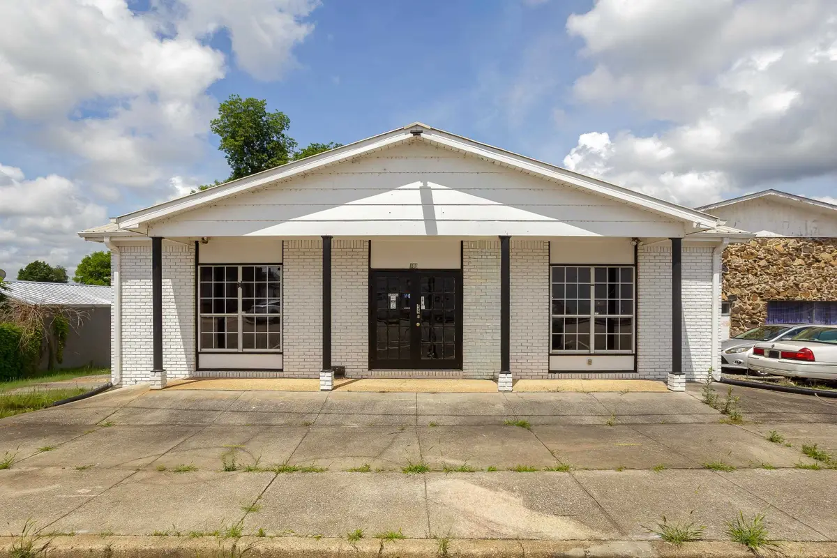 106 S Water St, Tuscumbia, AL 35674 - #1