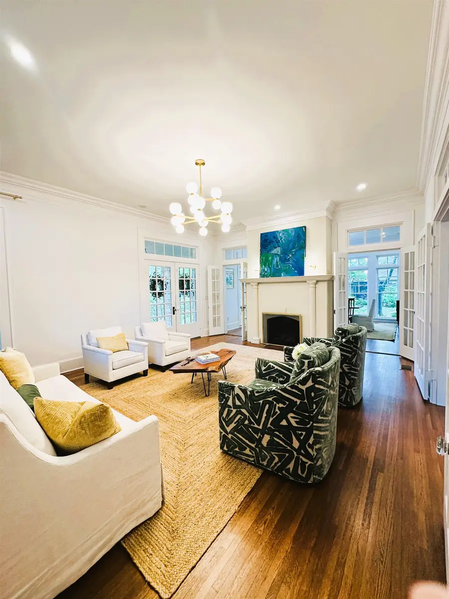 202 E Hawthorne St, Florence, AL 35630 - #2