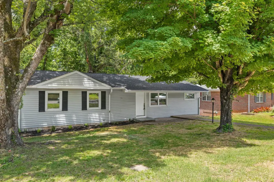 410 Calhoun Dr, Florence, AL 35630 - #3