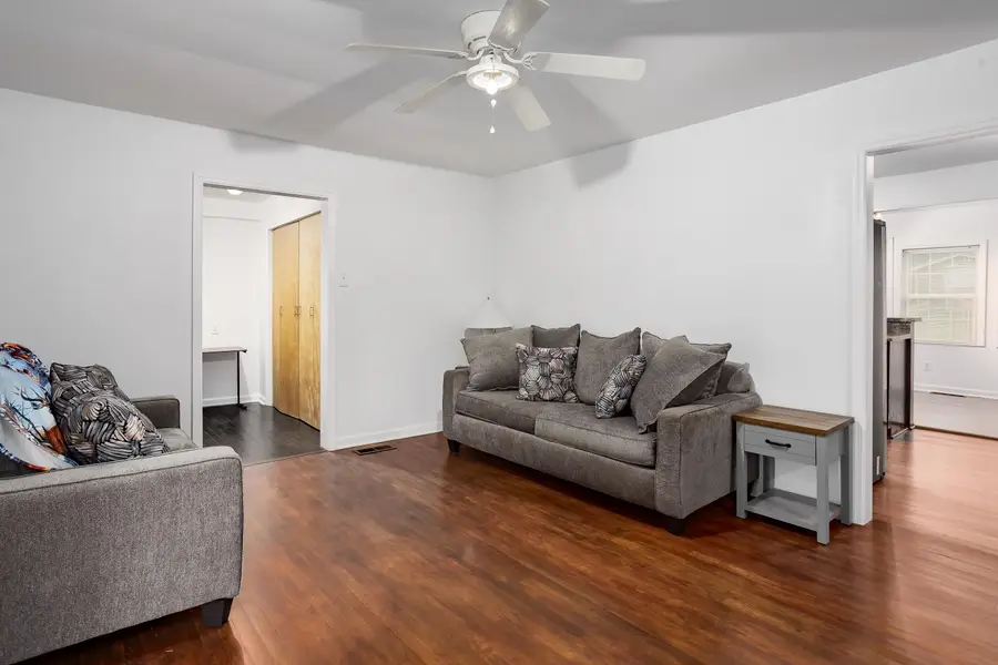 3303 E 13th Ave, Sheffield, AL 35660 - #3