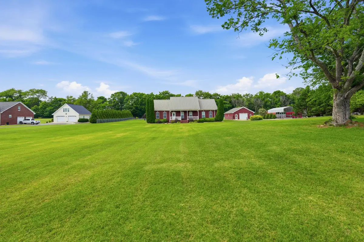 903 Betty Rose Ln, Tuscumbia, AL 35674 - #1