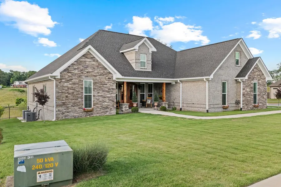 214 Chestnut Oak Dr, Florence, AL 35633 - #2