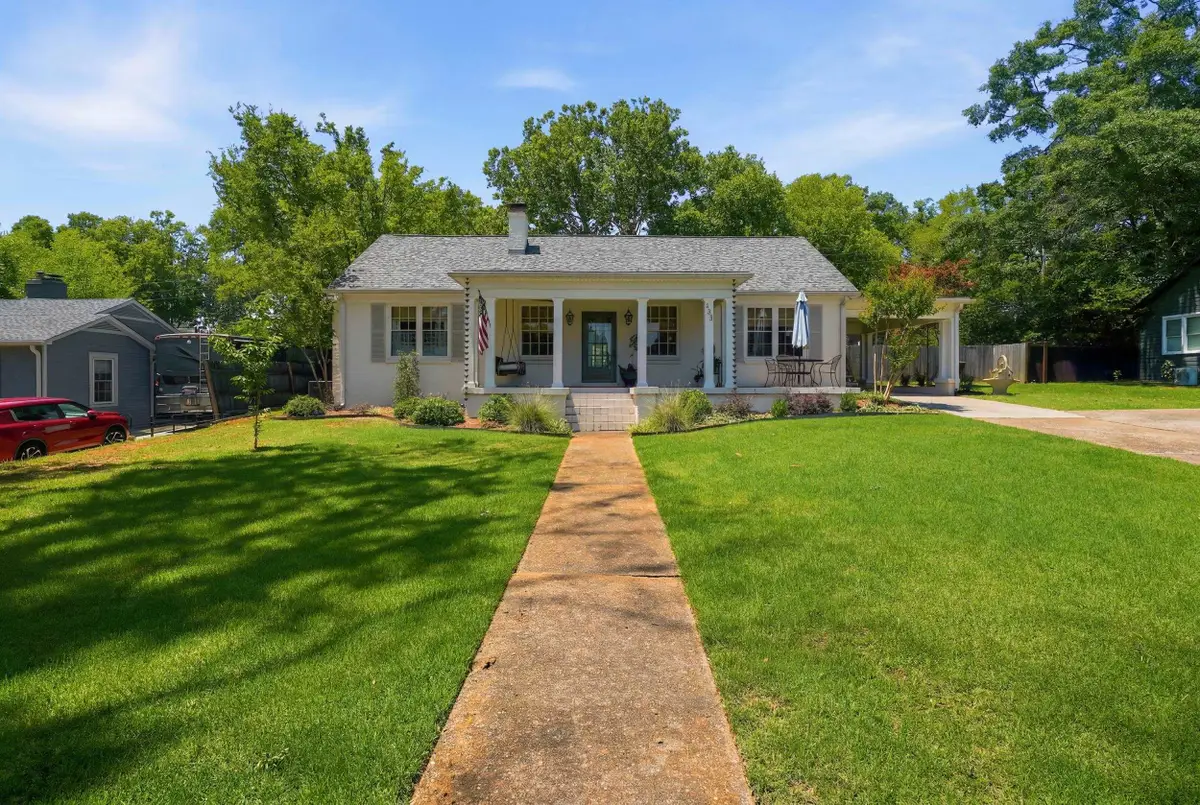738 Riverview Dr, Florence, AL 35633 - #1
