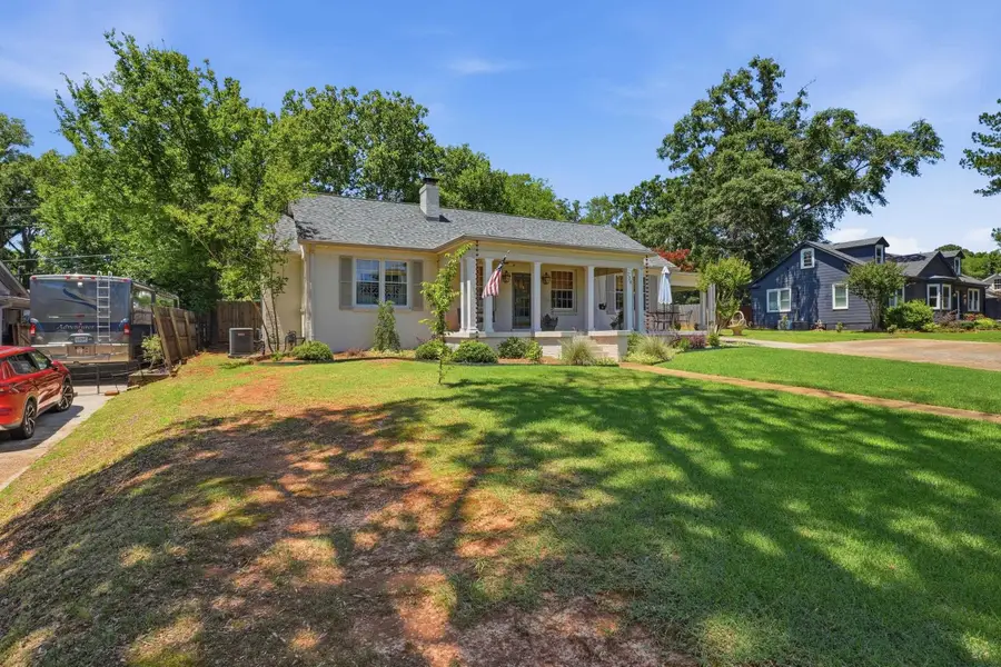 738 Riverview Dr, Florence, AL 35633 - #2