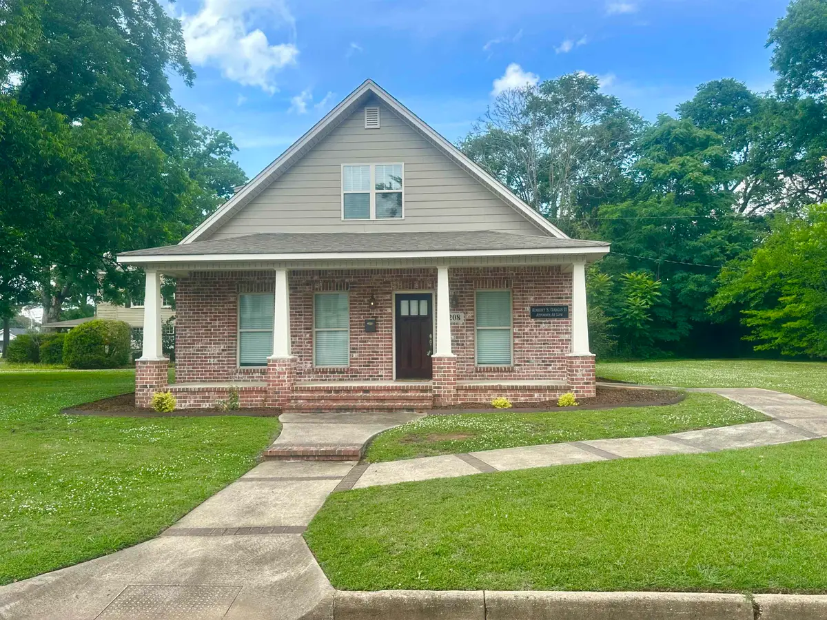 208 W 3rd St, Tuscumbia, AL 35674 - #1