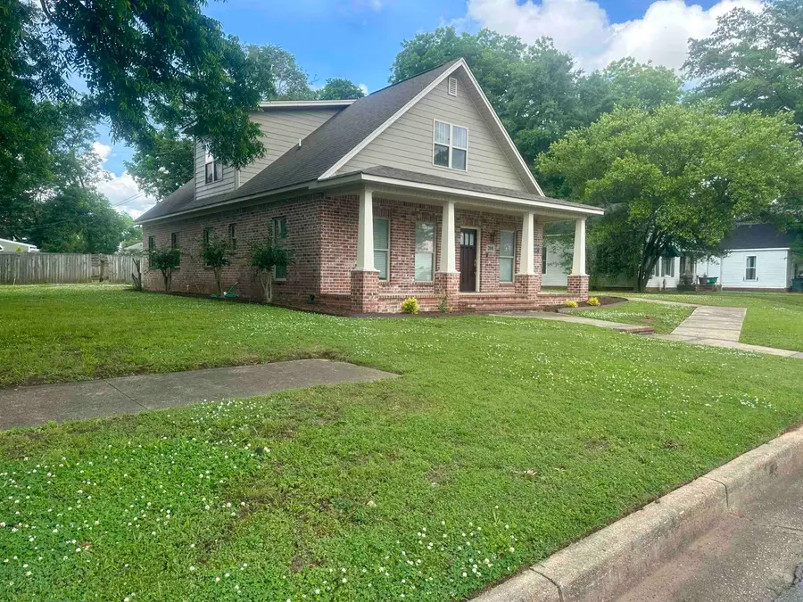 208 W 3rd St, Tuscumbia, AL 35674 - #2
