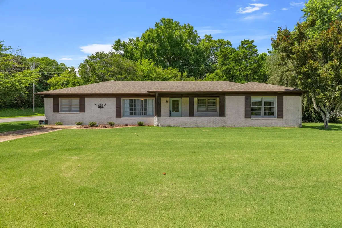 1101 Catalpa St, Tuscumbia, AL 35674 - #1