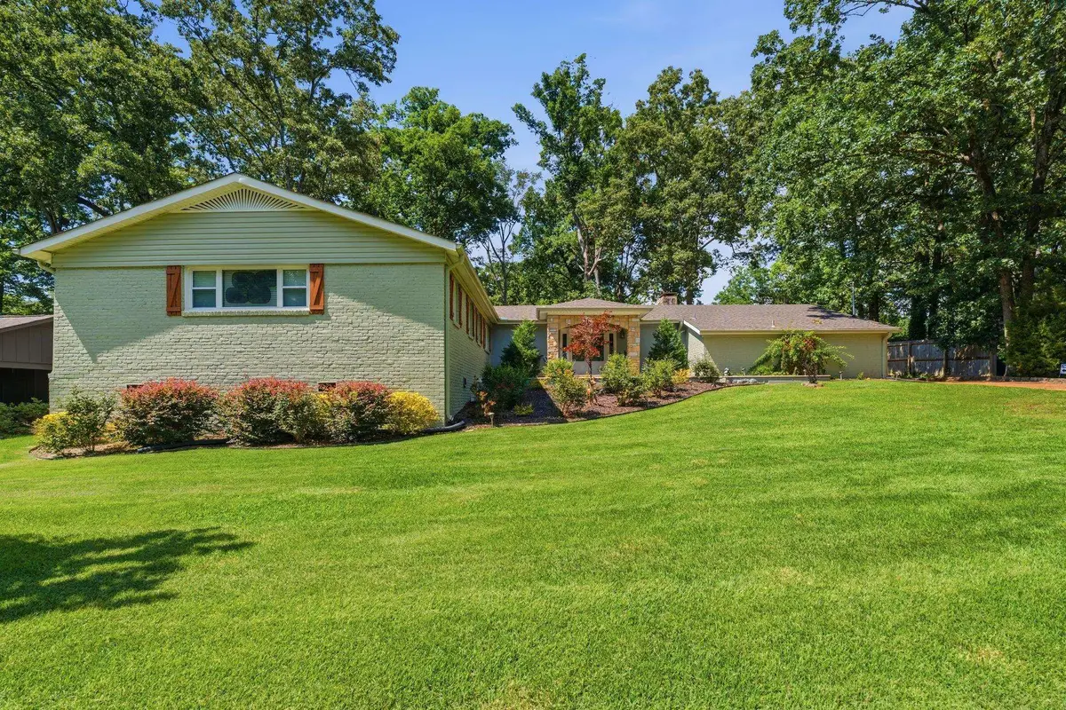 126 Patsy Dr, Florence, AL 35633 - #1