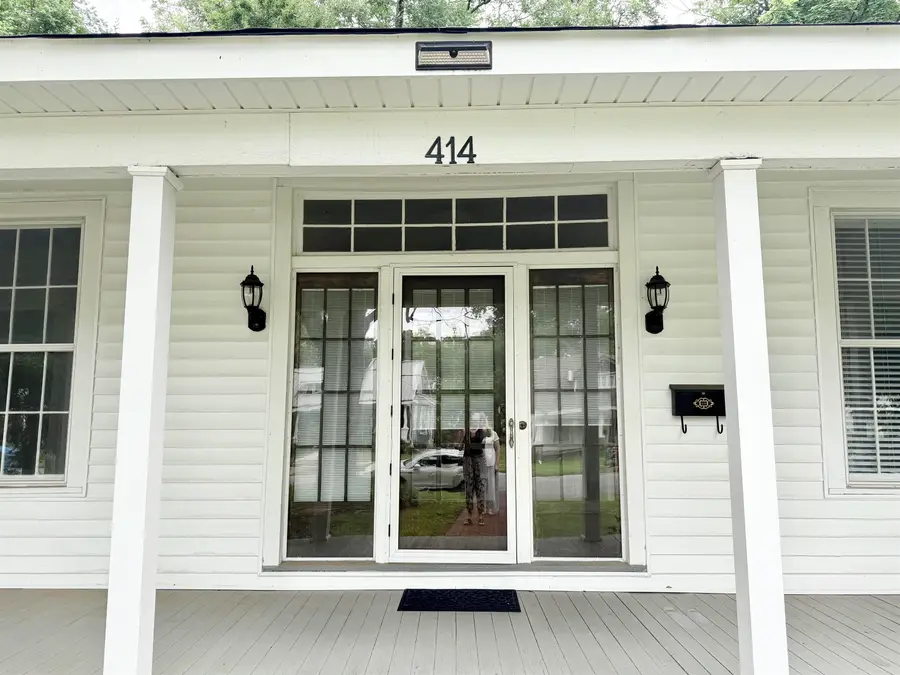 414 N Poplar St, Florence, AL 35630 - #3