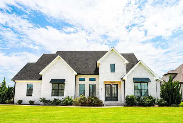 433 Stone Ridge Dr, Tuscumbia, AL 35674