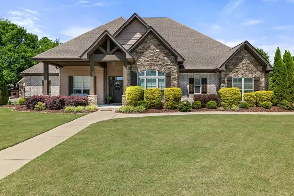 108 Shadybrook Dr, Florence, AL 35630