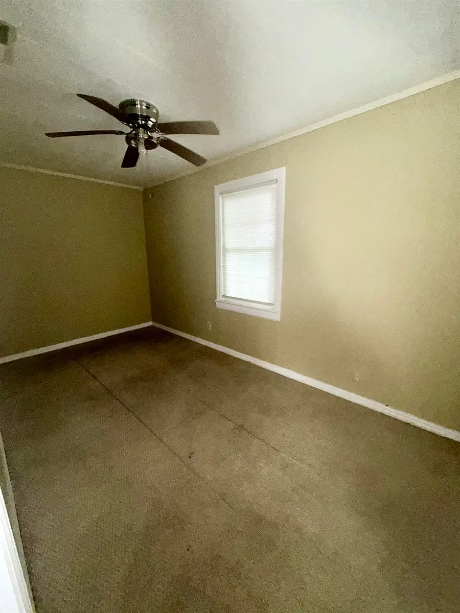 1128 Dixie Ave, Florence, AL 35630 - #3