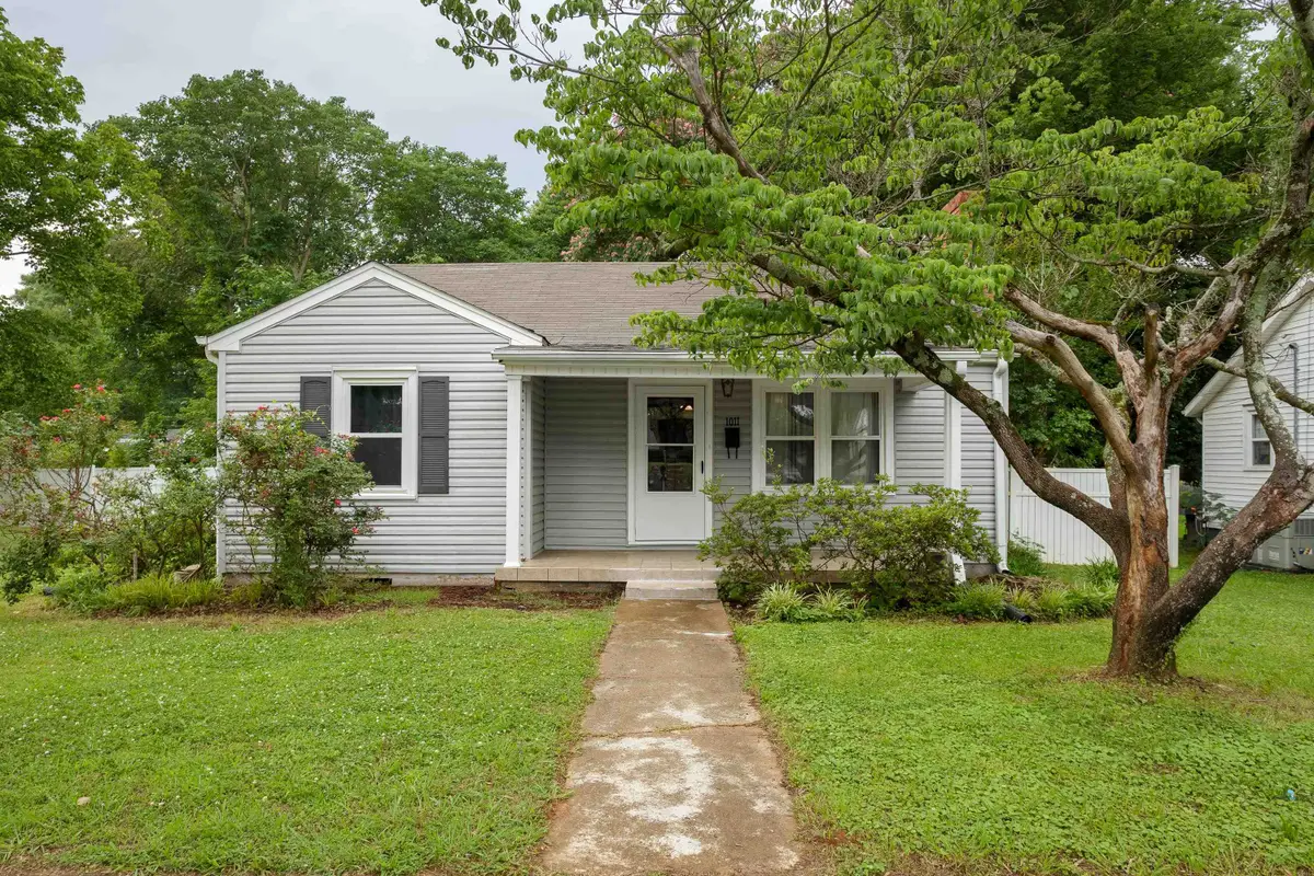 1011 E 1st St, Tuscumbia, AL 35674 - #1