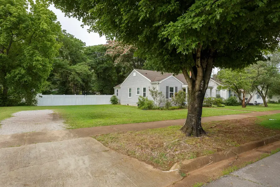 1011 E 1st St, Tuscumbia, AL 35674 - #2